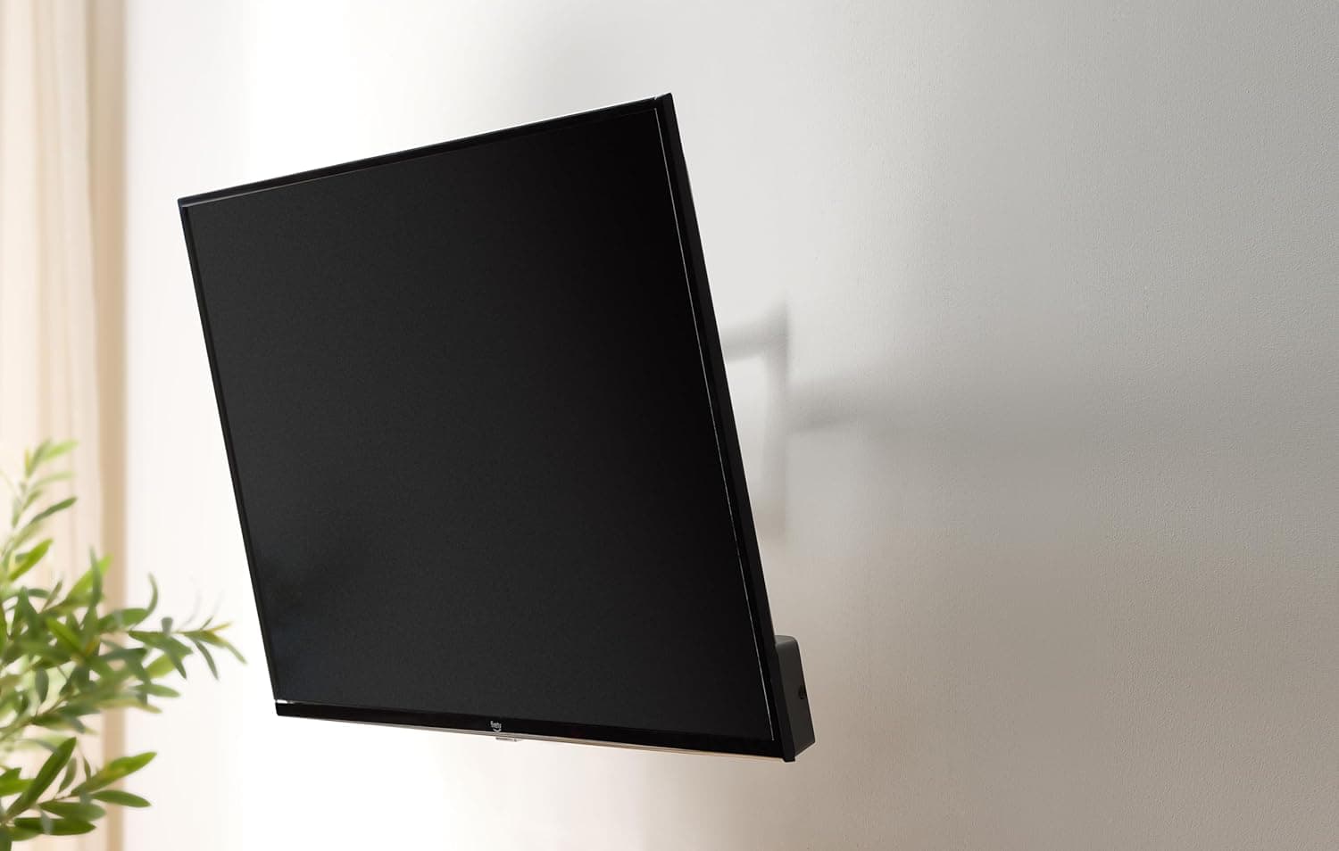 Amazon Basics Full Motion Articulating TV Monitor Wall Mount for 26" to 55" TVs and Flat Panels up to 80 Lbs, Black thumbnail 7